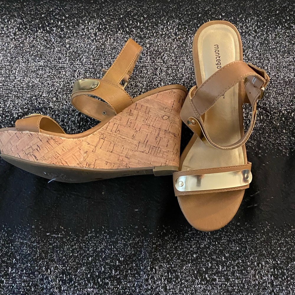 Tan/Gold wedge sandal